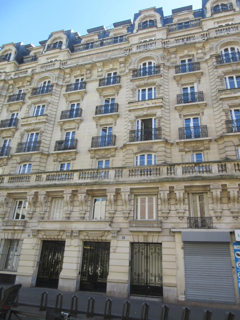 Immeuble rue de Metz (Paris)