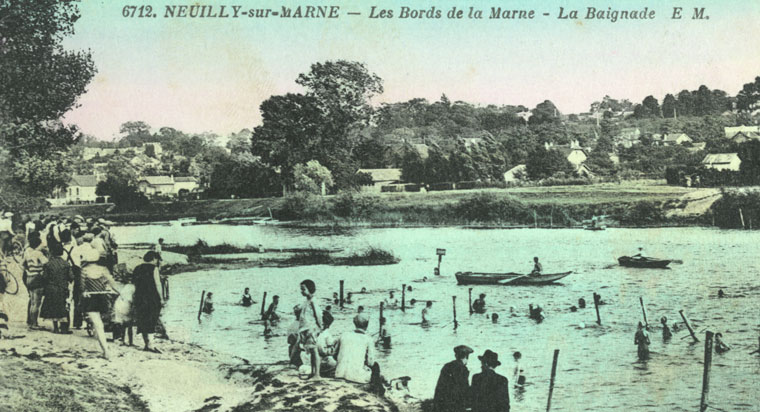 Carte postale d'une baignade à Neuilly-sur-Marne. 